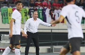 东体:久帅训练中体现三中卫方案,但目前无法判断摆532还是541