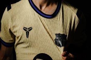  ⚽🏀跨界联动！巴萨发布与科比联名的新赛季客场球衣！
