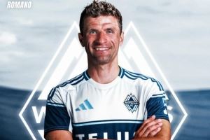 罗马诺:35岁德国中场穆勒将和温哥华白浪签约2年,here we go!